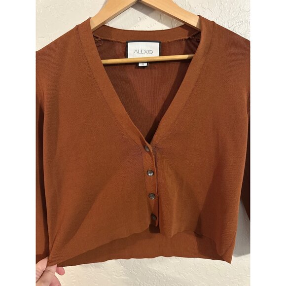 Y Alexis Burnt Orange V Neck Four Button Cropped Ribbed Petal Cardigan - Picture 5 of 11